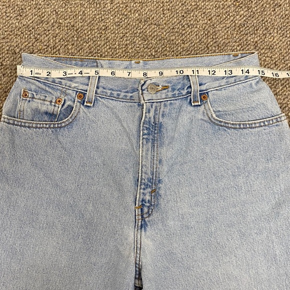 Vintage Levi’s 550 High Waist Jeans! - Picture 5 of 8
